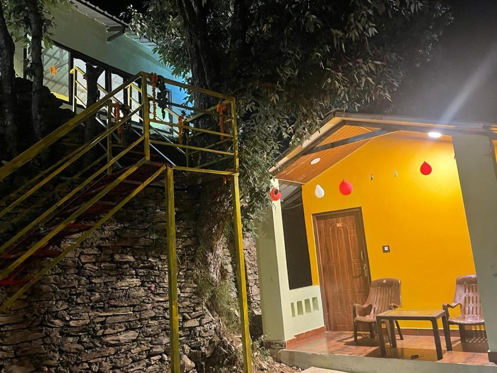Drona Hills Resorts Kanatal Eksteriør bilde