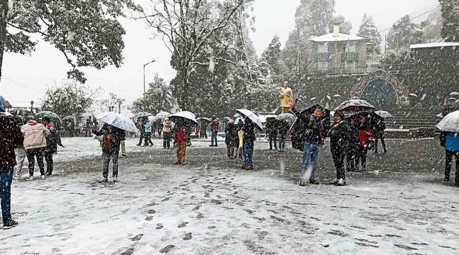 Drona Hills Resorts Kanatal Eksteriør bilde