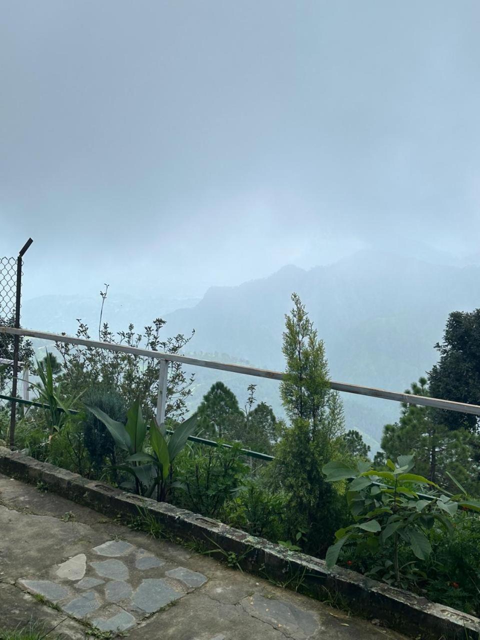 Drona Hills Resorts Kanatal Eksteriør bilde