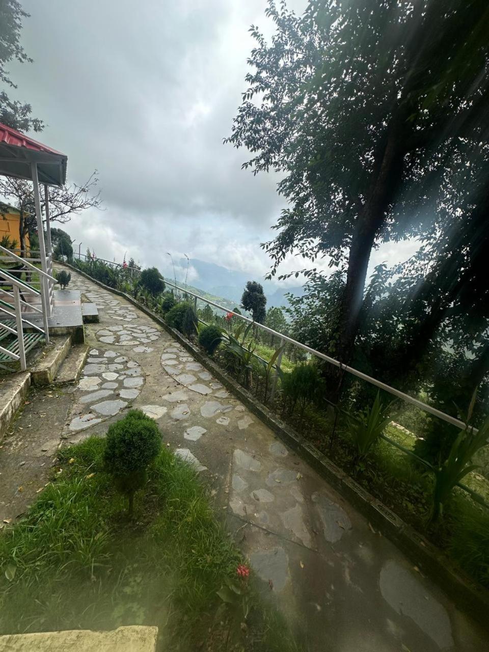 Drona Hills Resorts Kanatal Eksteriør bilde