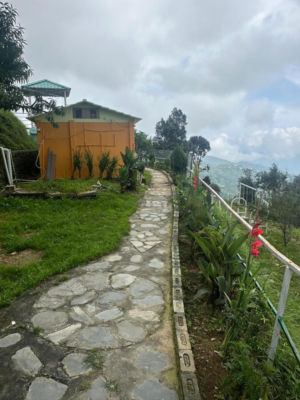 Drona Hills Resorts Kanatal Eksteriør bilde