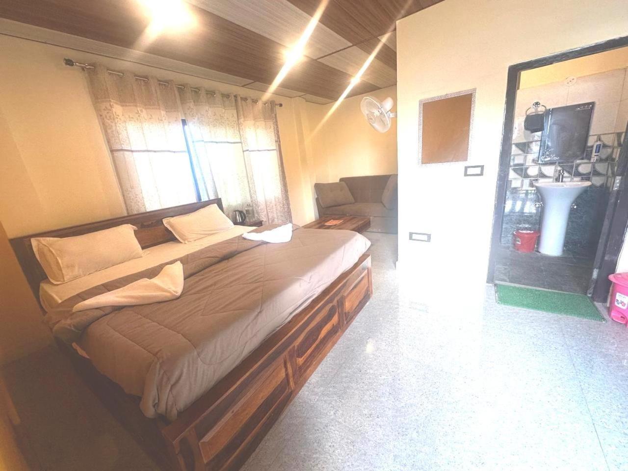 Drona Hills Resorts Kanatal Eksteriør bilde